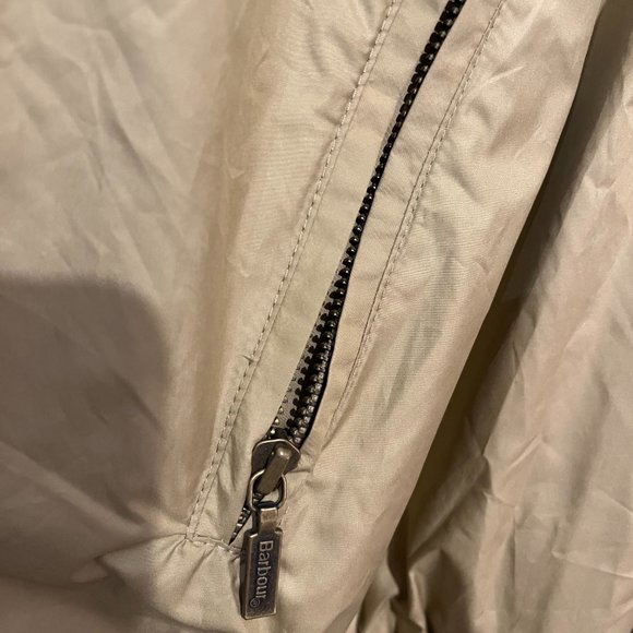 Barbour Reversible Jacket in Green Plaid for Endless Fashion Options! - Picture 8 of 8